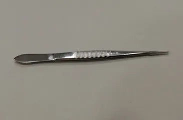 Tweezers